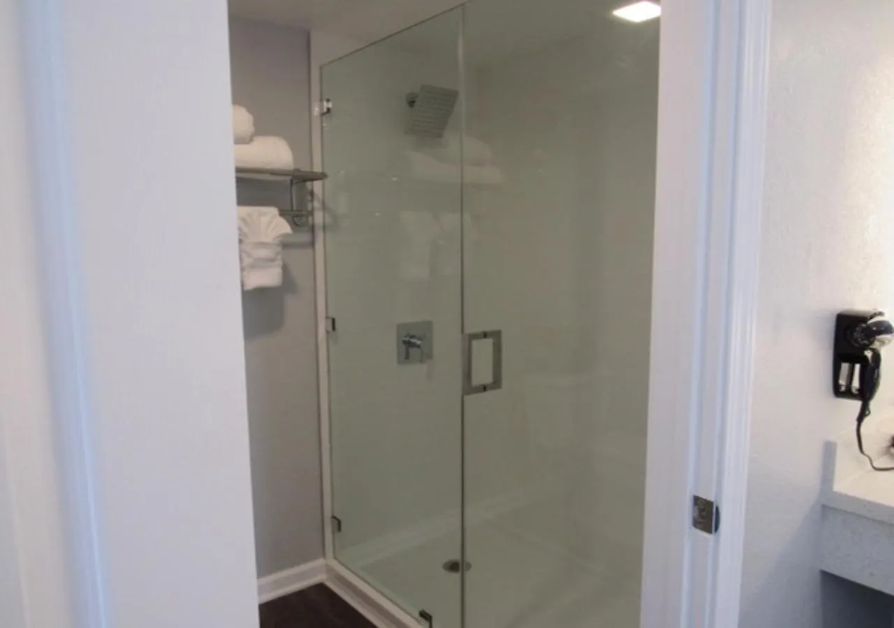 Capri Suites Anaheim Hotel