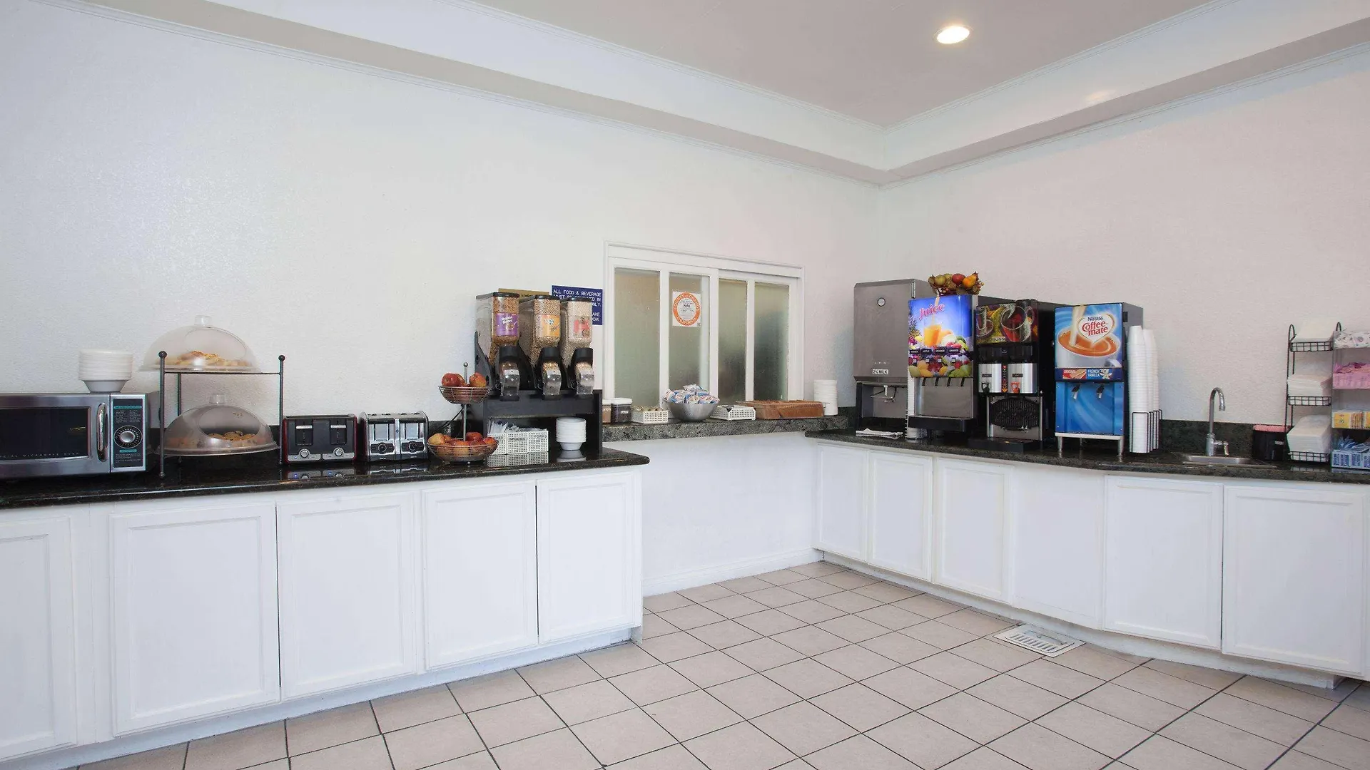Capri Suites Anaheim 2*,