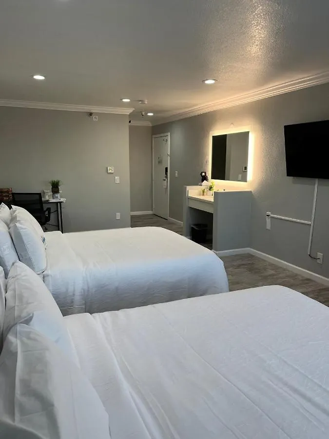 Capri Suites Anaheim 2*,