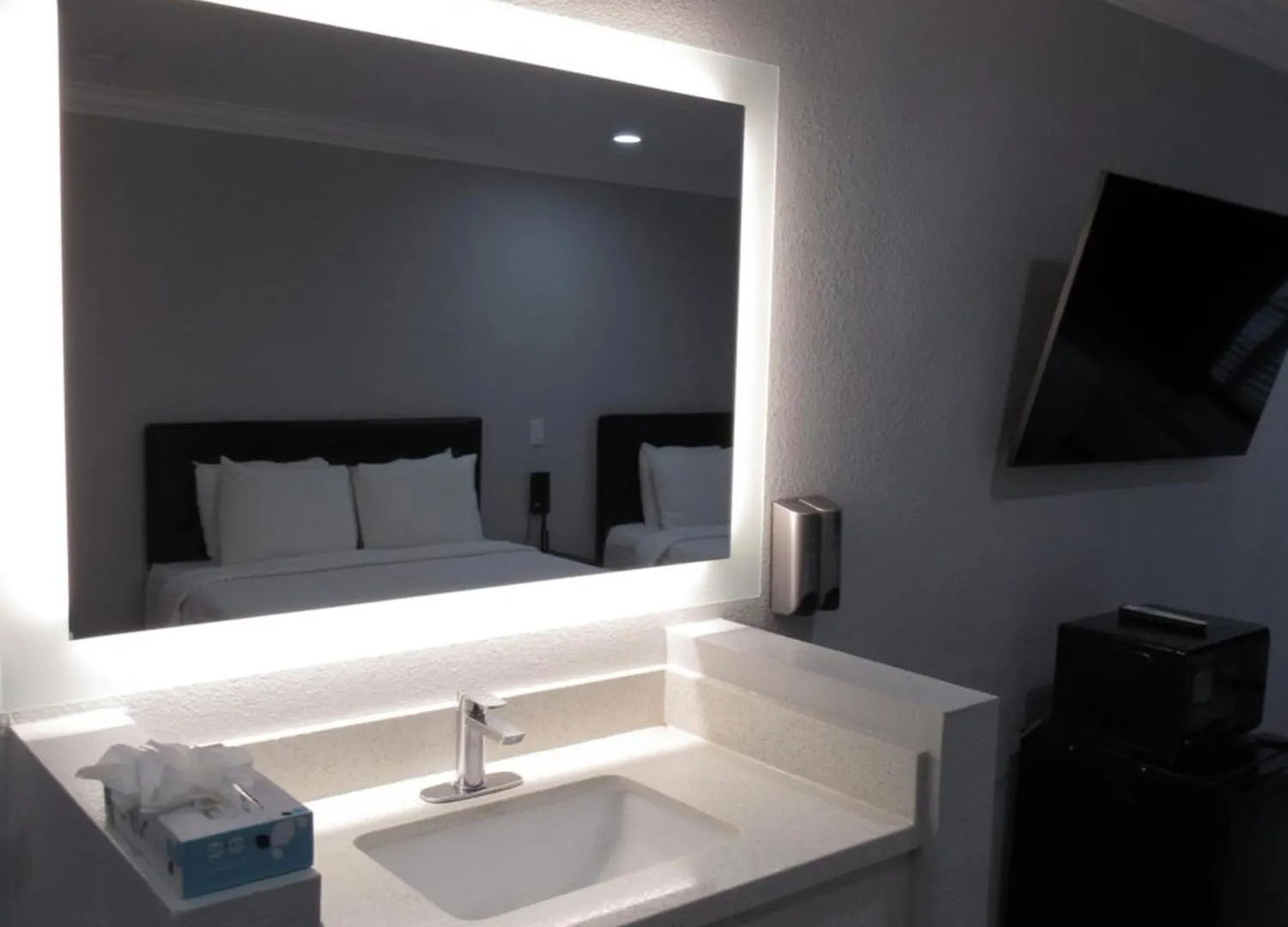 Hotel Capri Suites Anaheim