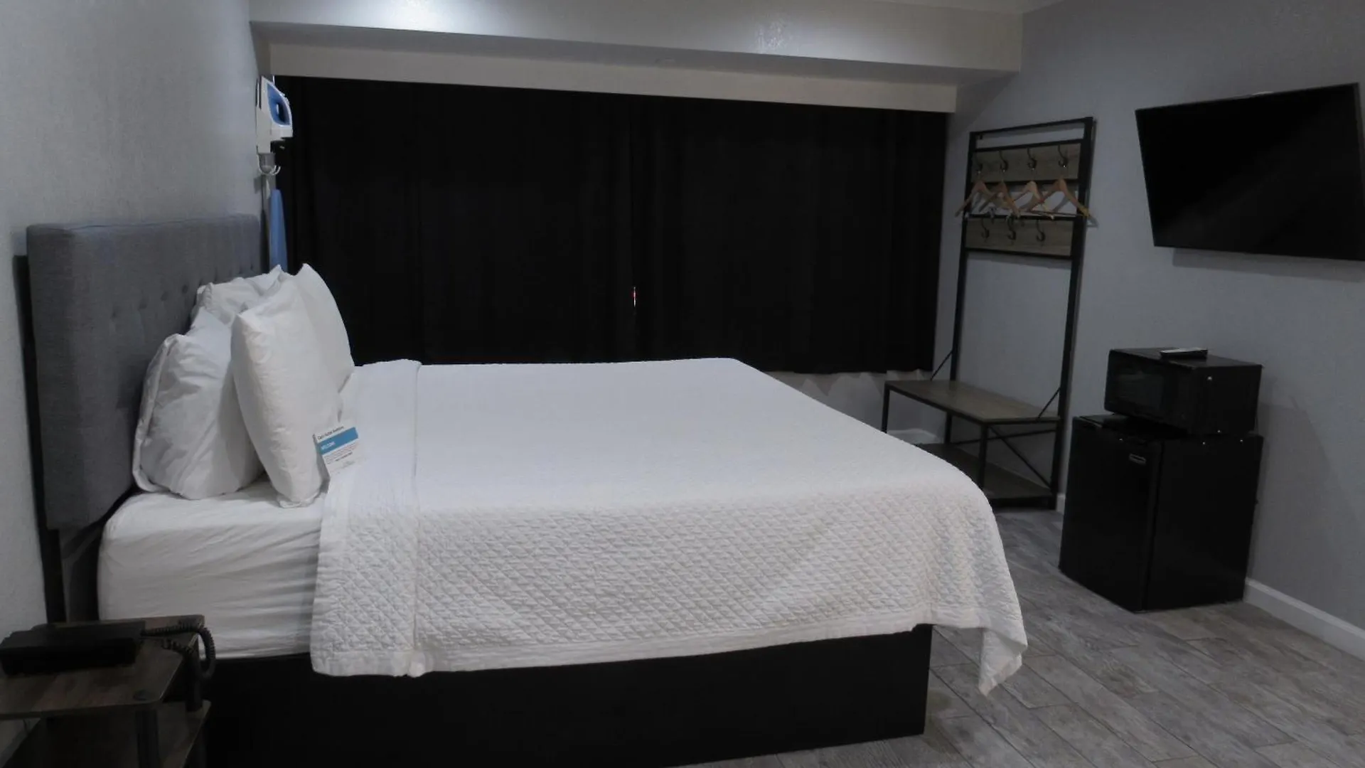 Capri Suites Anaheim