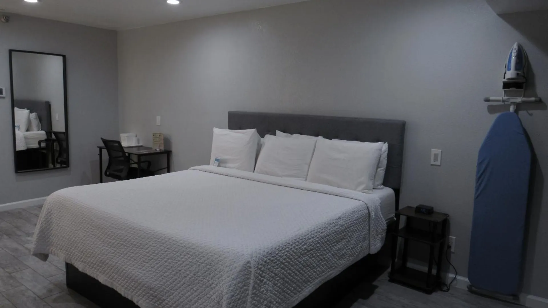 Capri Suites アナハイム
